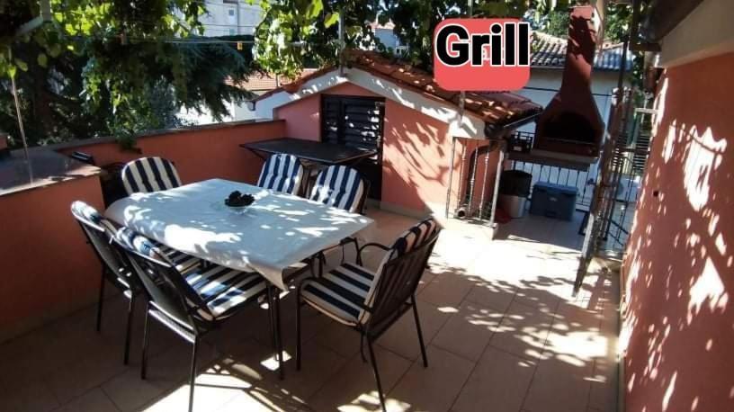 Apartmaji Soncek Izola Exterior foto