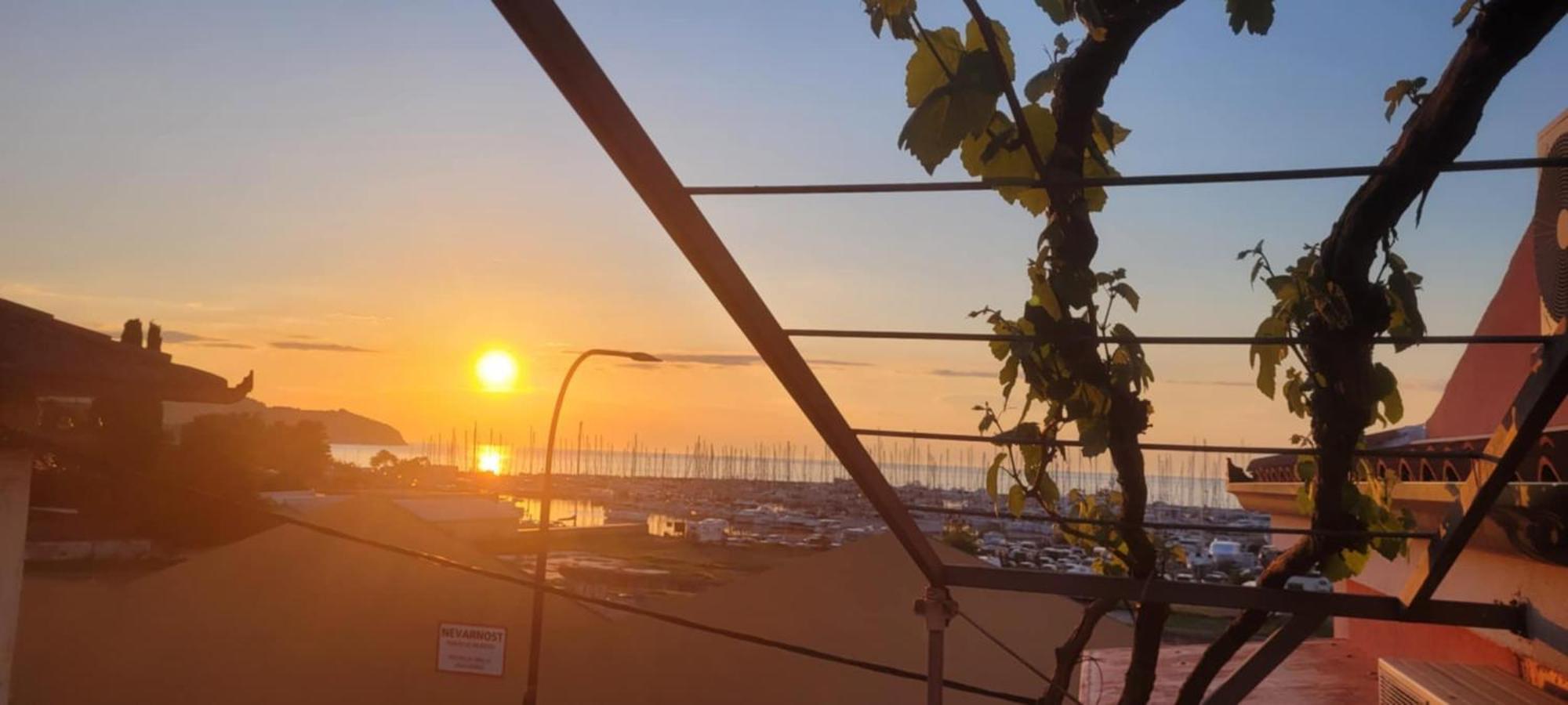 Apartmaji Soncek Izola Exterior foto